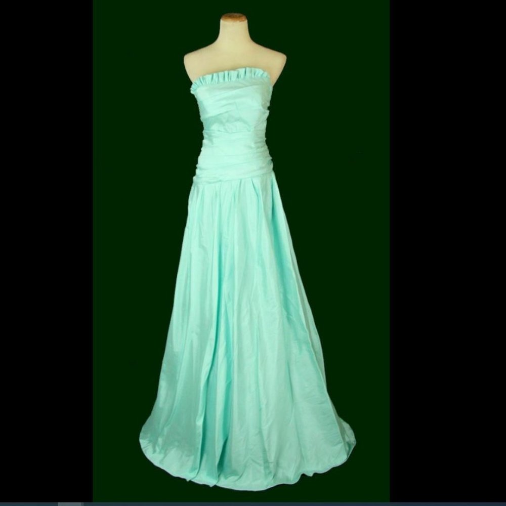 NWT Dusk Collection By Sheila Yen Aqua Prom Formal